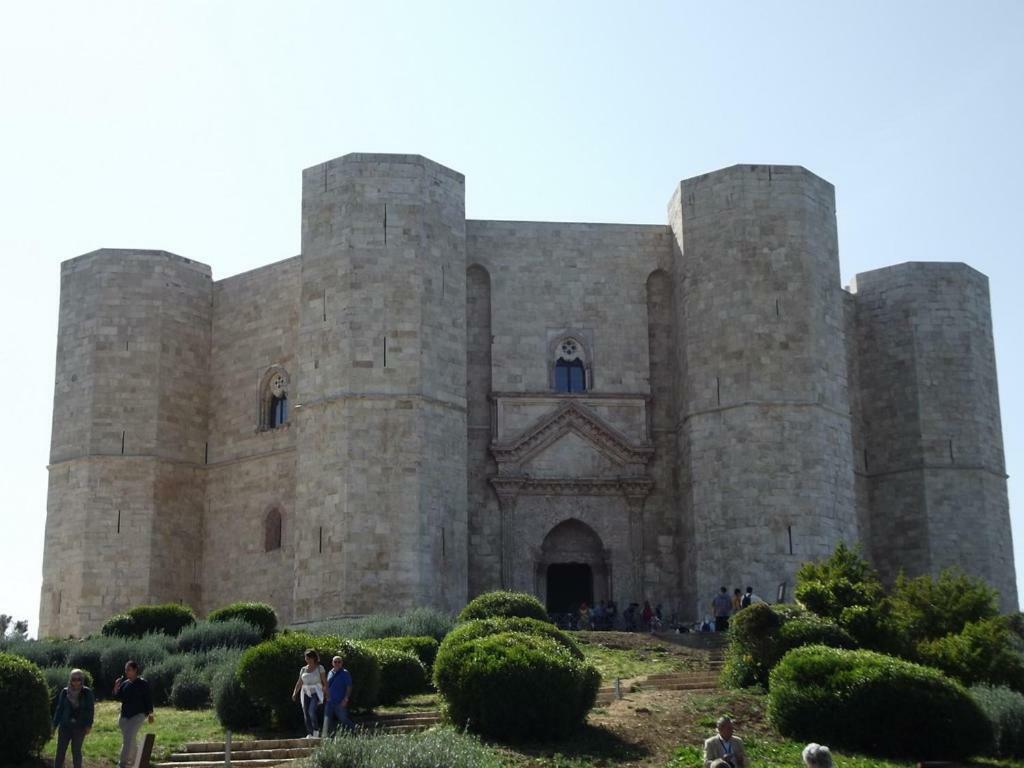 Affittacamere La Cattedrale Sul Mare Трані Екстер'єр фото